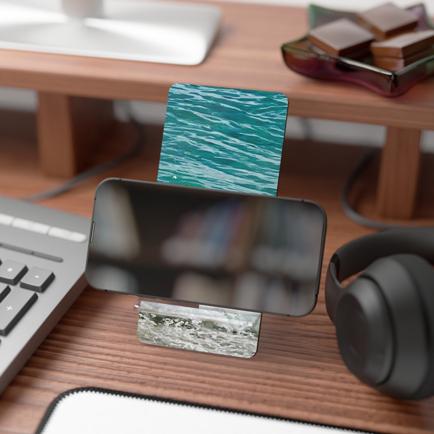 Sand & Surf Mobile Display Stand for Smartphones